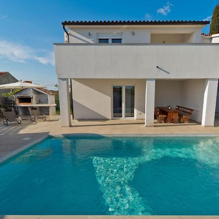 Villa Luka With Private Pool Near Pula Ngoại thất bức ảnh