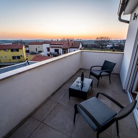 Villa Luka With Private Pool Near Pula Ngoại thất bức ảnh