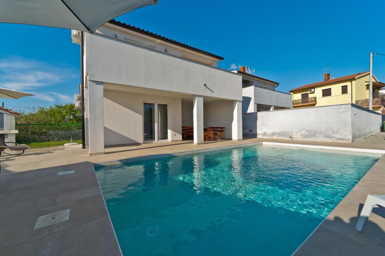 Villa Luka With Private Pool Near Pula Ngoại thất bức ảnh