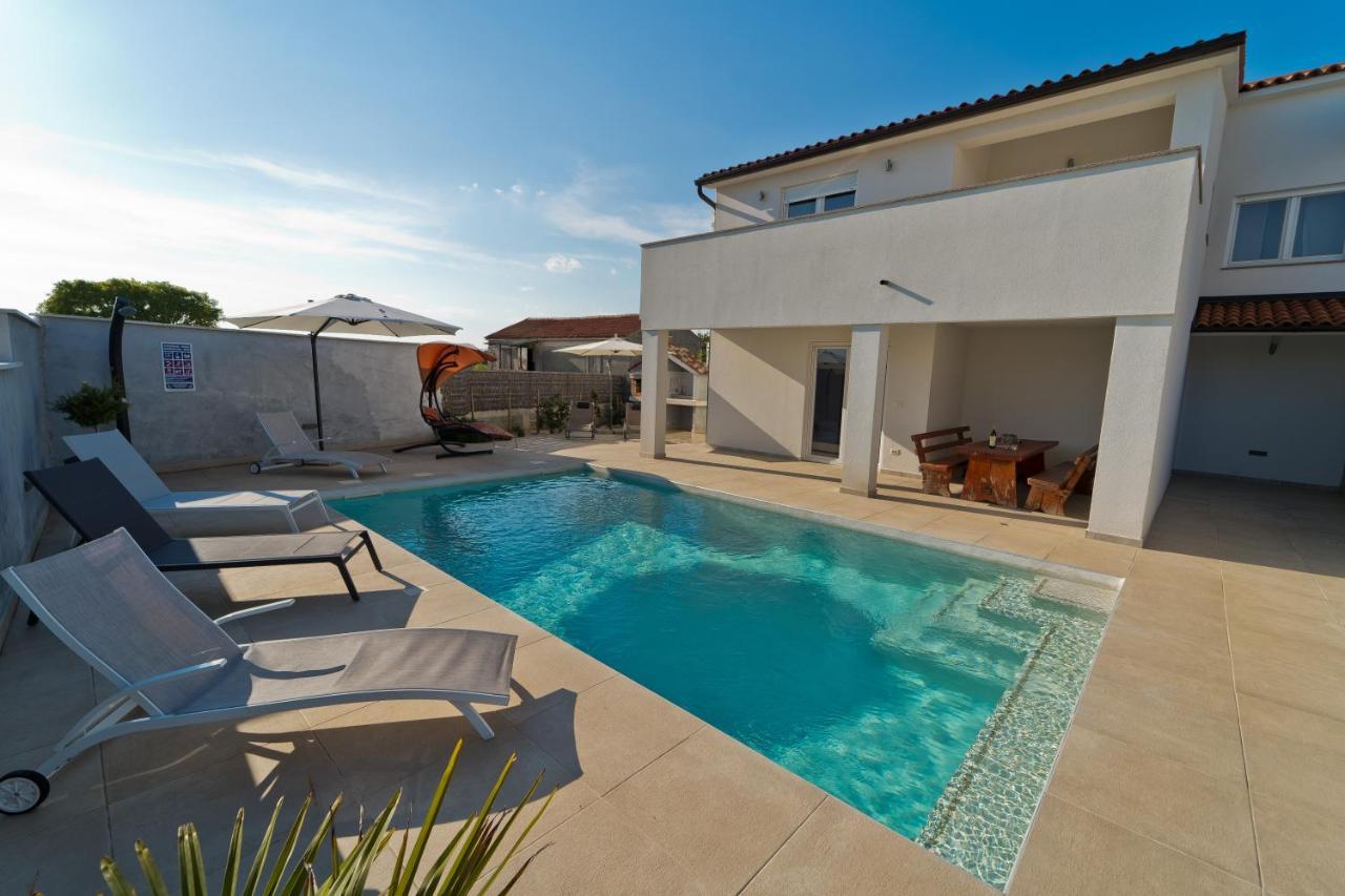 Villa Luka With Private Pool Near Pula Ngoại thất bức ảnh
